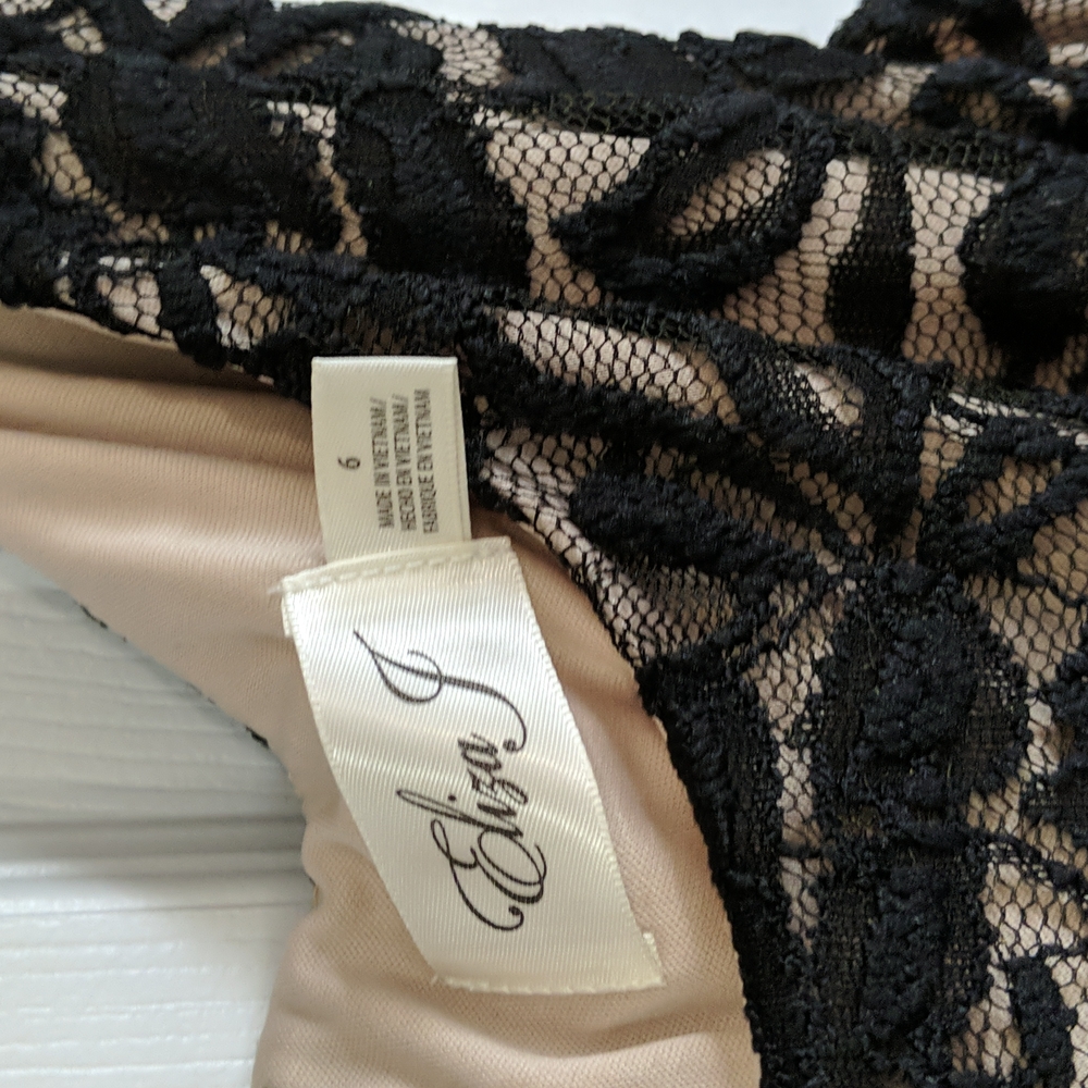Eliza J lace dress with peek-a-boo shoulders Sz 6 - Picture 3 of 6